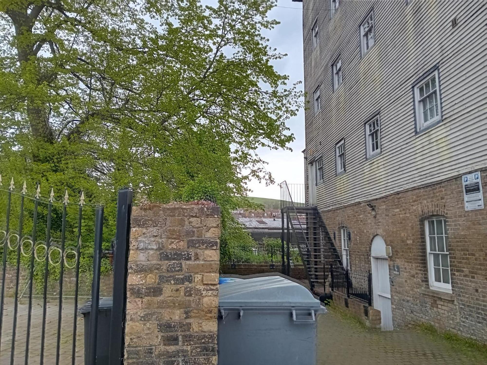 Apartment In Historic Mill, Near Dover Port Exterior foto